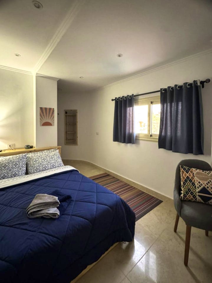 Double Bedroom, Shared Bathroom - 7