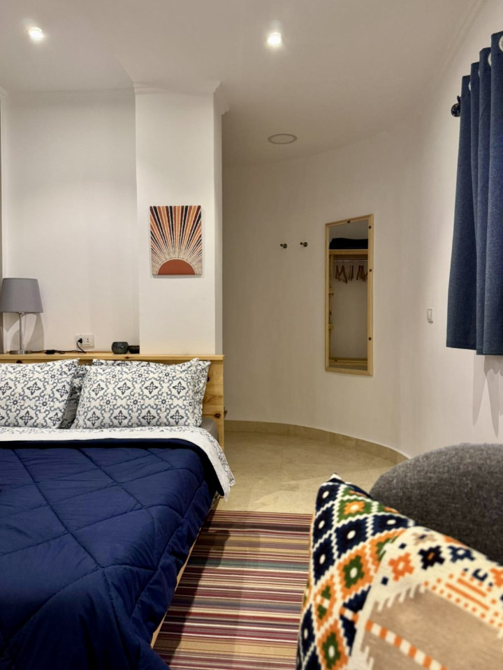 Double Bedroom, Shared Bathroom - 11