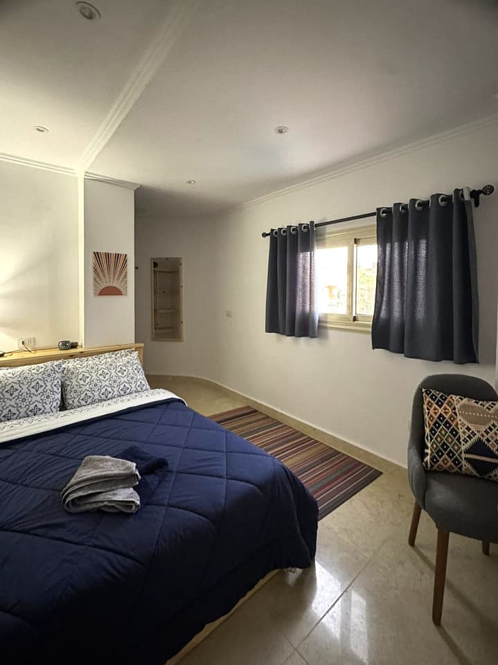 Double Bedroom, Shared Bathroom - 18