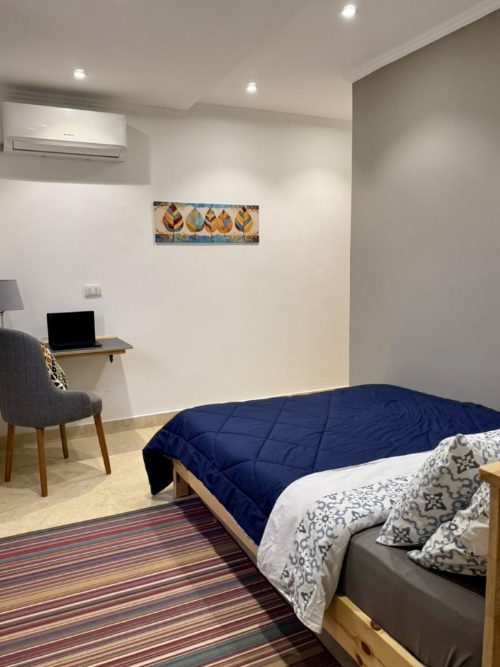 Double Bedroom, Shared Bathroom - 12