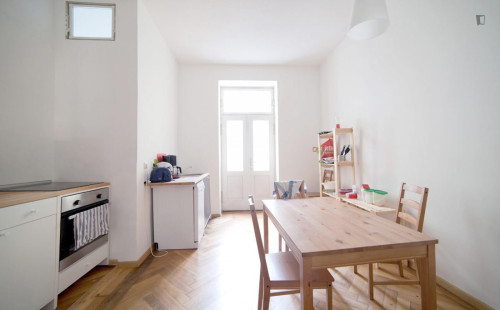 Ample single bedroom in the Altstadt-Lehel district