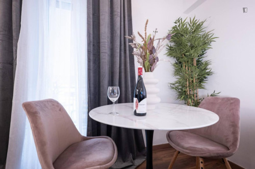 Aristo129 - Stylish Urban Retreat with Balcony by Metro - Gallery - 15