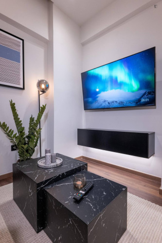 Aristo129 - Stylish Urban Retreat with Balcony by Metro - Gallery - 19