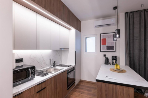 Aristo129 - Stylish Urban Retreat with Balcony by Metro - Gallery - 12