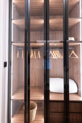 Aristo129 - Stylish Urban Retreat with Balcony by Metro - Gallery - 23