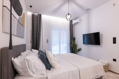 Aristo129 - Stylish Urban Retreat with Balcony by Metro - Gallery - 25