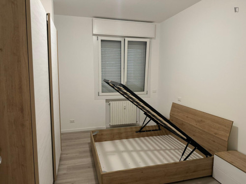 Spacious double bedroom well connected to the University of Padova
