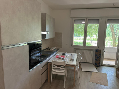 Spacious double bedroom well connected to the University of Padova  - Gallery -  5