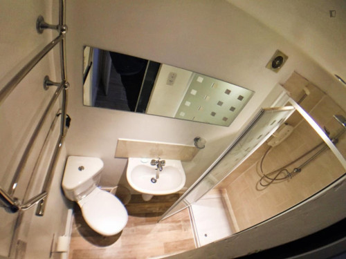 Welcoming double ensuite bedroom in Rusholme