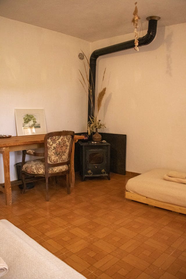  Cozy Room With Chimney (in Winter), Lavender  -  Lorca Home  - Gallery -  4