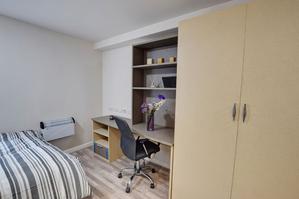  Studio  -  Trinity Hall Apartments  - Gallery -  11