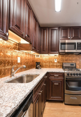 Welcoming 1-bedroom apartment in Rosslyn