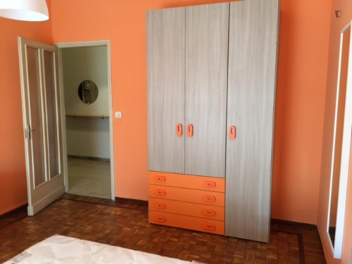 Single bedroom in a shared 5 bedroom apartment_ROOM3