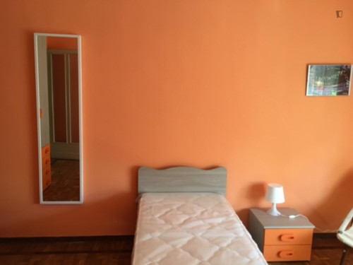 Single bedroom in a shared 5 bedroom apartment_ROOM3