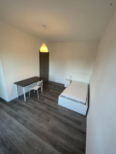 Nice Single Bedroom well connected to Padova Train Station