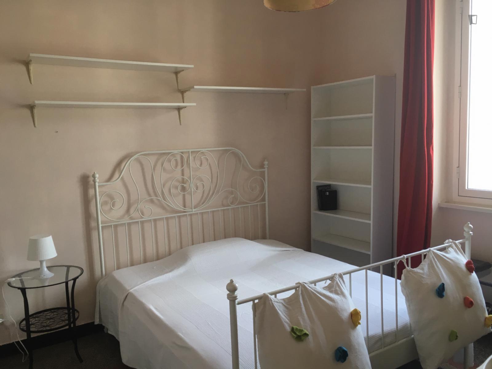  Comfy Double Bedroom Near Marina Genova  -  Comfy Double Bedroom near Marina Genova  - Gallery -  1