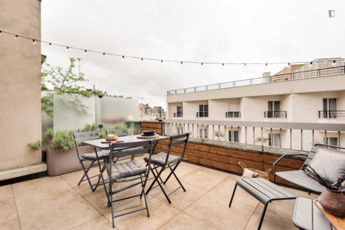 Tasteful 2-bedroom apartment near Université Paris Dauphine-PSL