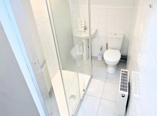 Comfy Double bedroom in the heart of Cork - Gallery - 6