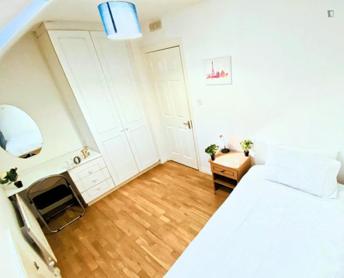 Snug Single bedroom in the heart of Cork - Gallery - 2