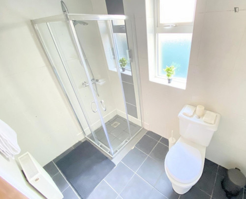 Comfy single bedroom near University College Cork