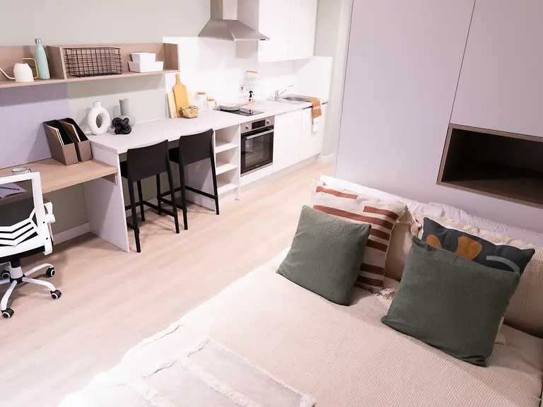 Superior Plus Studio - Norton’s Student Living - Gallery - 6