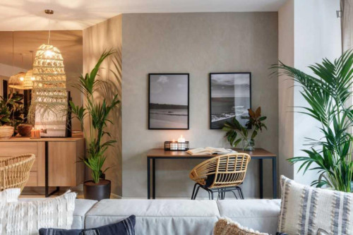 Stunning 4-Bedroom Design Haven in Almagro