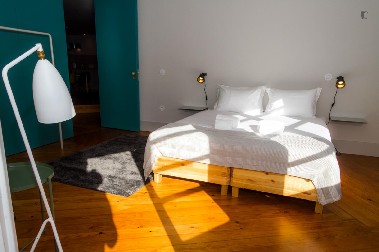 Bright Triple Bedroom Next To Trindade Metro - Bright Triple Bedroom next to Trindade Metro - Gallery - 1
