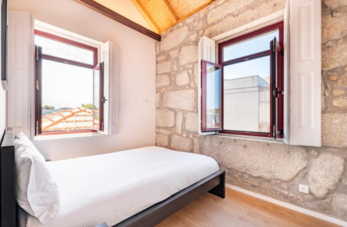 Luminous 1-bedroom apartment close to Fundação Serralves