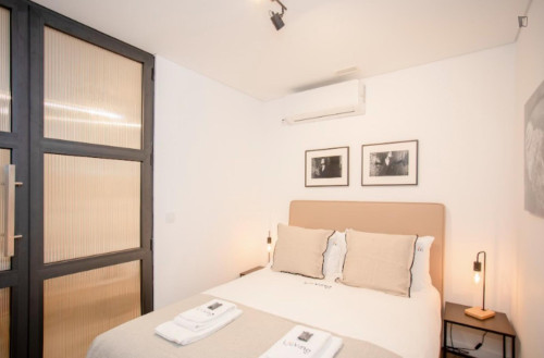 Bright 2-bedroom apartment near Jardim do Morro - Gallery - 9