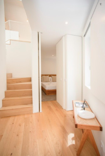 Bright 1-bedroom flat near Lapa metro station