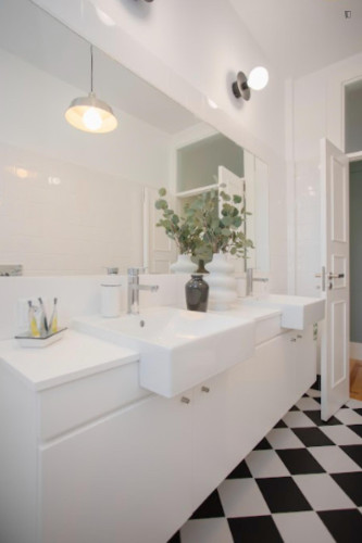 Charming 2-bedroom apartment next to 24 de Agosto metro station - Gallery - 10