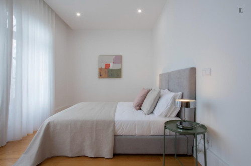 Modern 2-bedroom flat near Trindade metro station