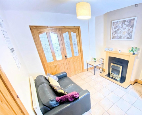 Bed in a welcoming twin ensuite male bedroom, near University College Cork - Gallery - 8