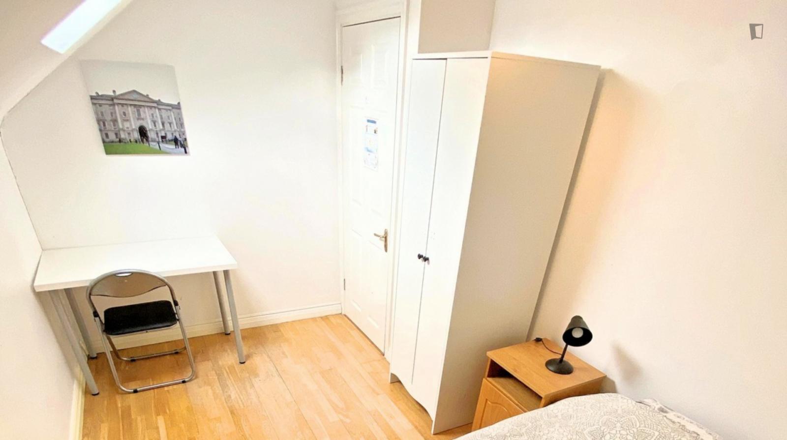 Very Neat Single Bedroom Near University College Cork - 1