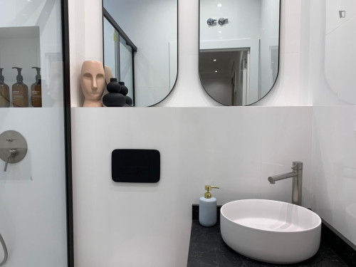Room El Cabanyal, Air condition Netflix - Gallery - 11