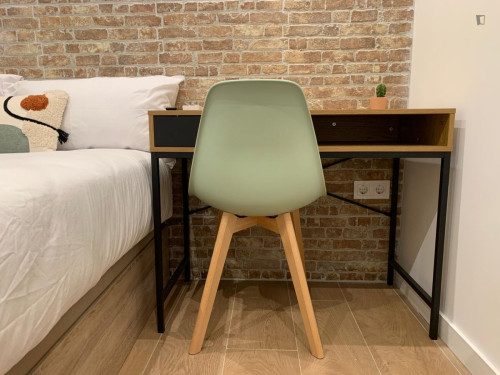 Room El Cabanyal, Air condition Netflix