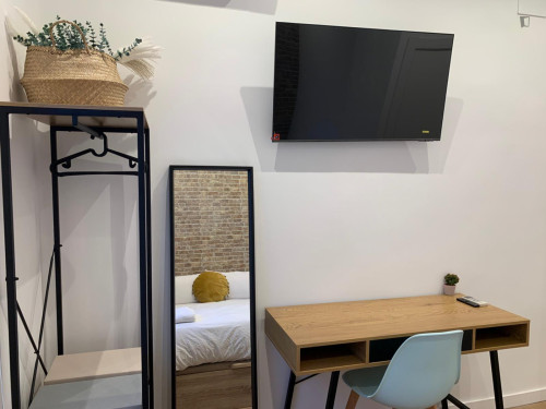 Room El Cabanyal with private bathroom
