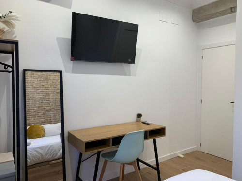 Room El Cabanyal with private bathroom