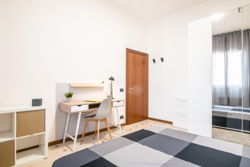 Delightful double bedroom near the Padova train station