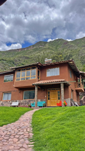 Charming home situated in the Sacred Valley & city center of Urubamba
