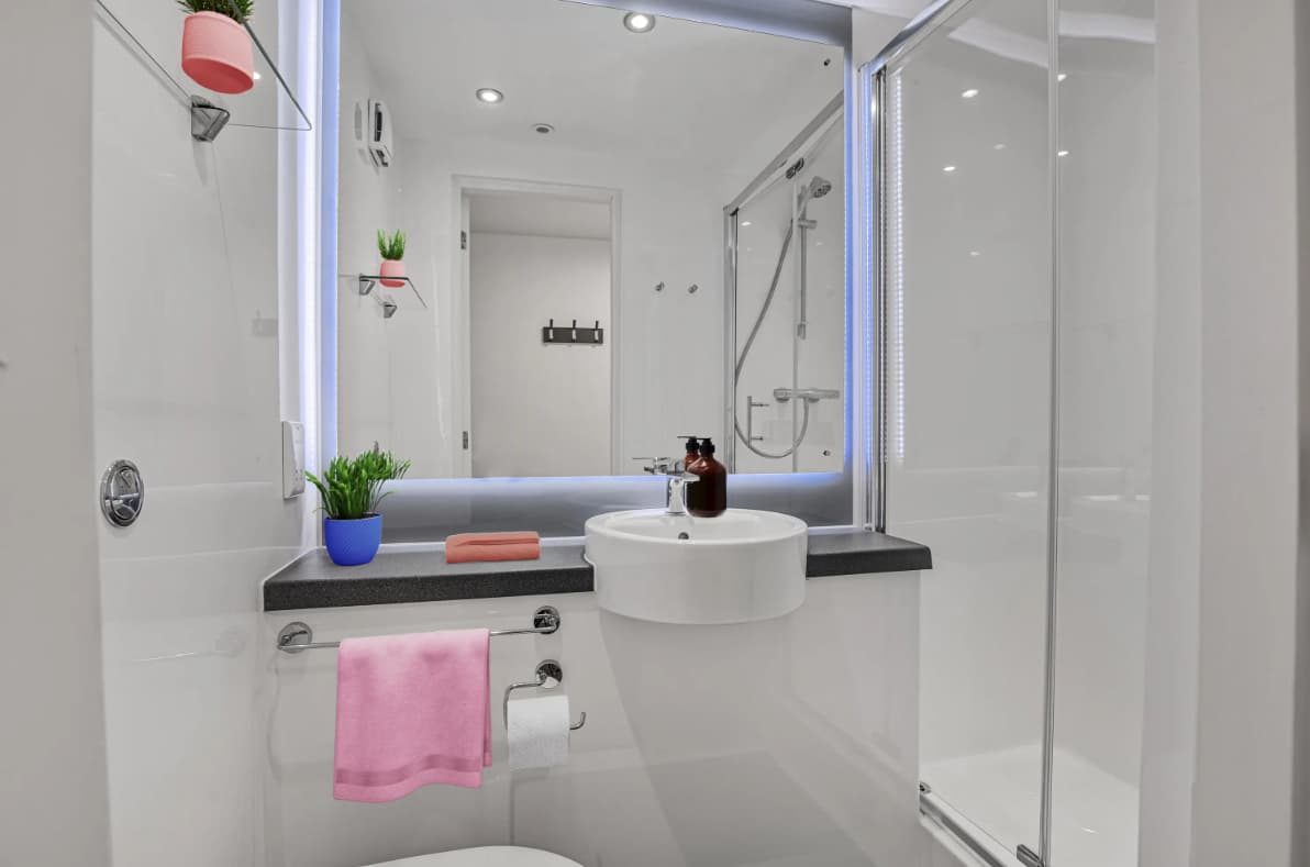  Bronze En-Suite  -  The Malthouse Residence  - Gallery -  4