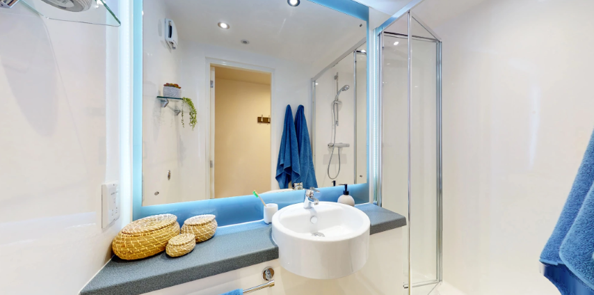 Bronze En-Suite - The Malthouse Residence - Gallery - 3