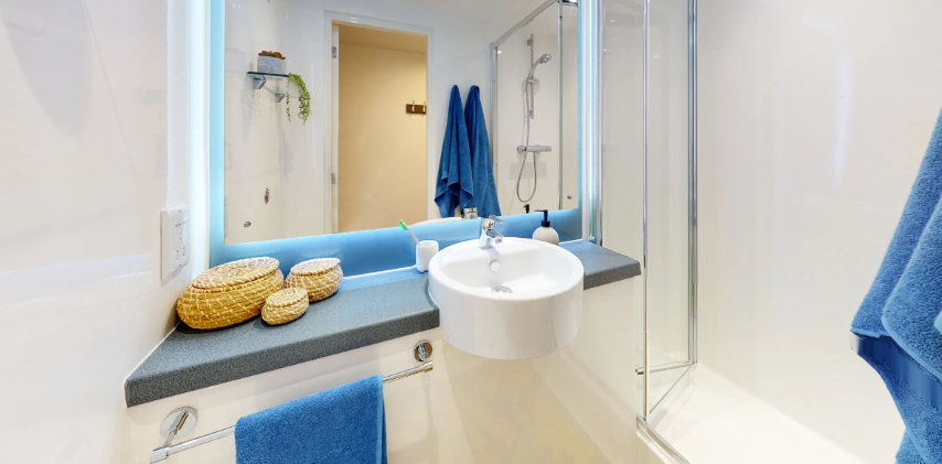  Silver En-Suite  -  The Malthouse Residence  - Gallery -  2