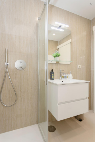 Sublime 1_Bedroom Sea Beach Apartment - Gallery - 28