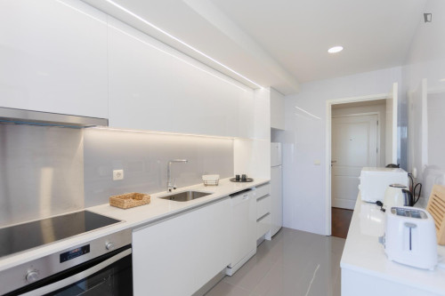 Sublime 1_Bedroom Sea Beach Apartment - Gallery - 22