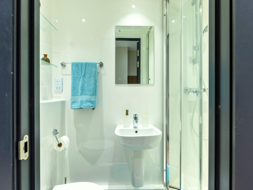 Crown House - Gallery - 26
