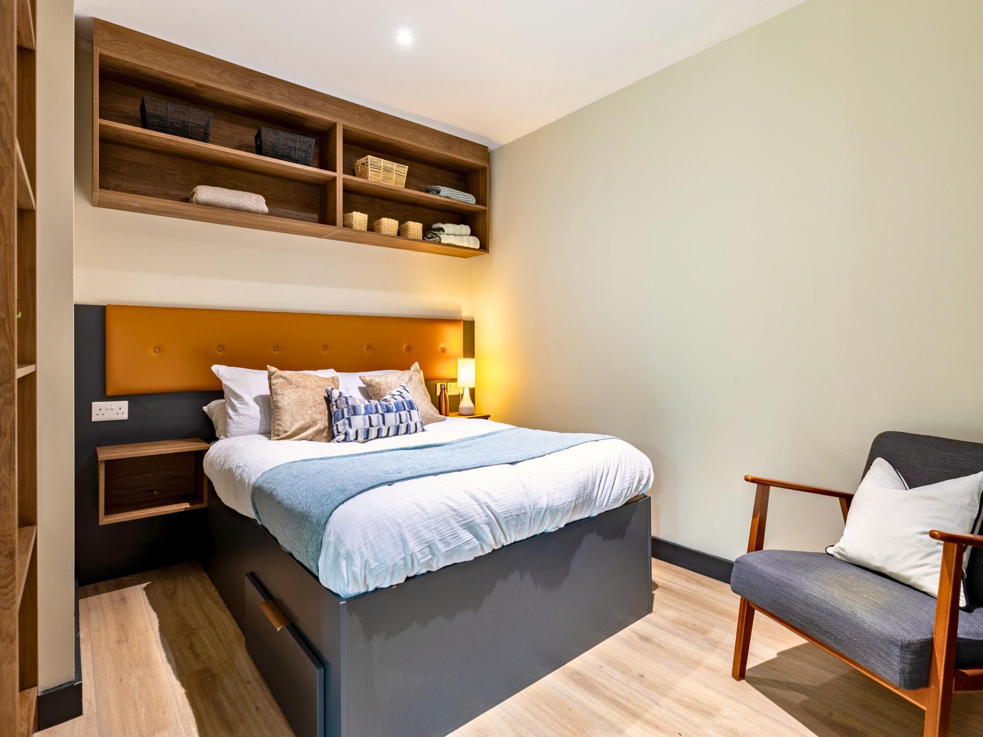  Superior Studio  -  Crown House  - Gallery -  8