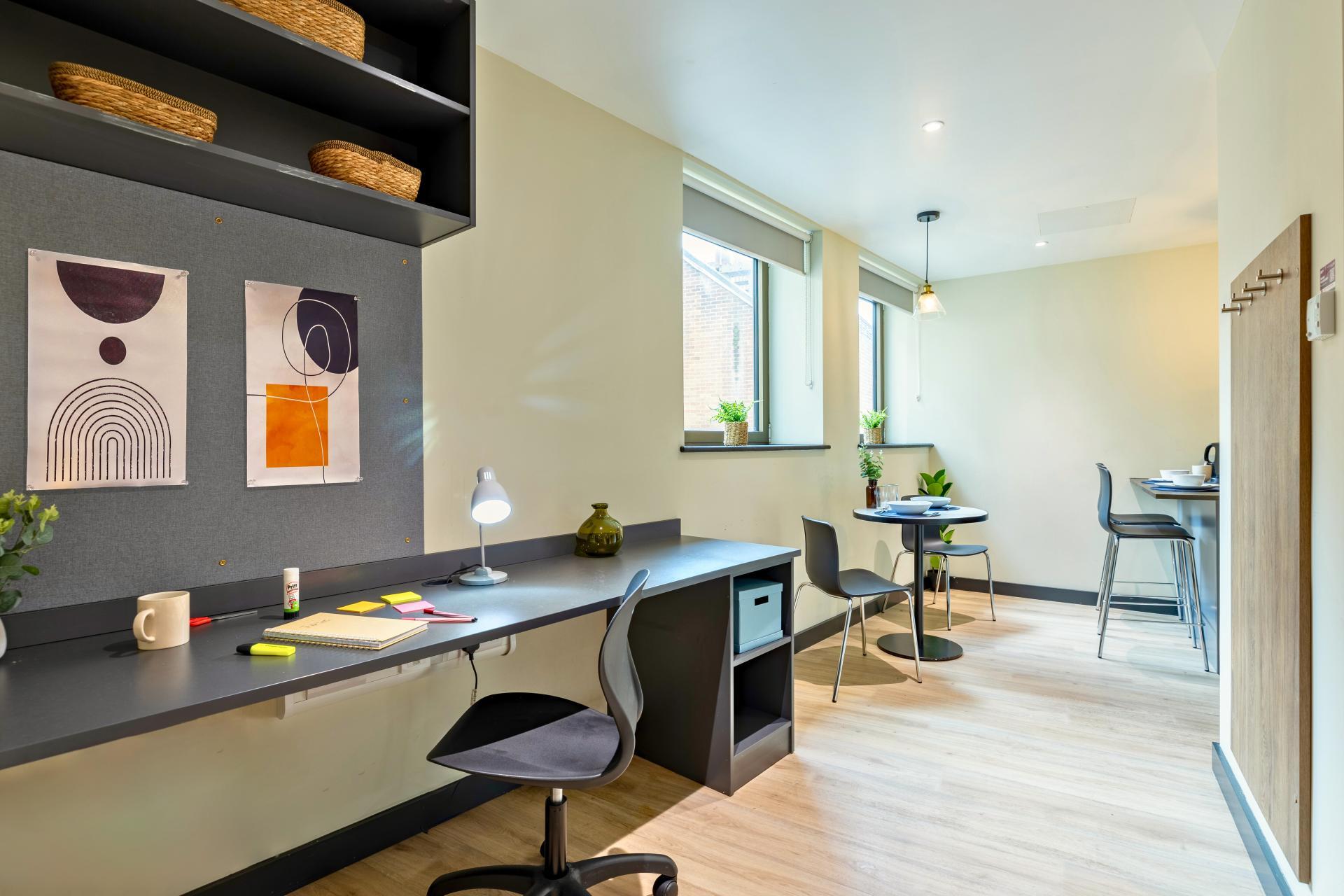  Superior Studio  -  Crown House  - Gallery -  7