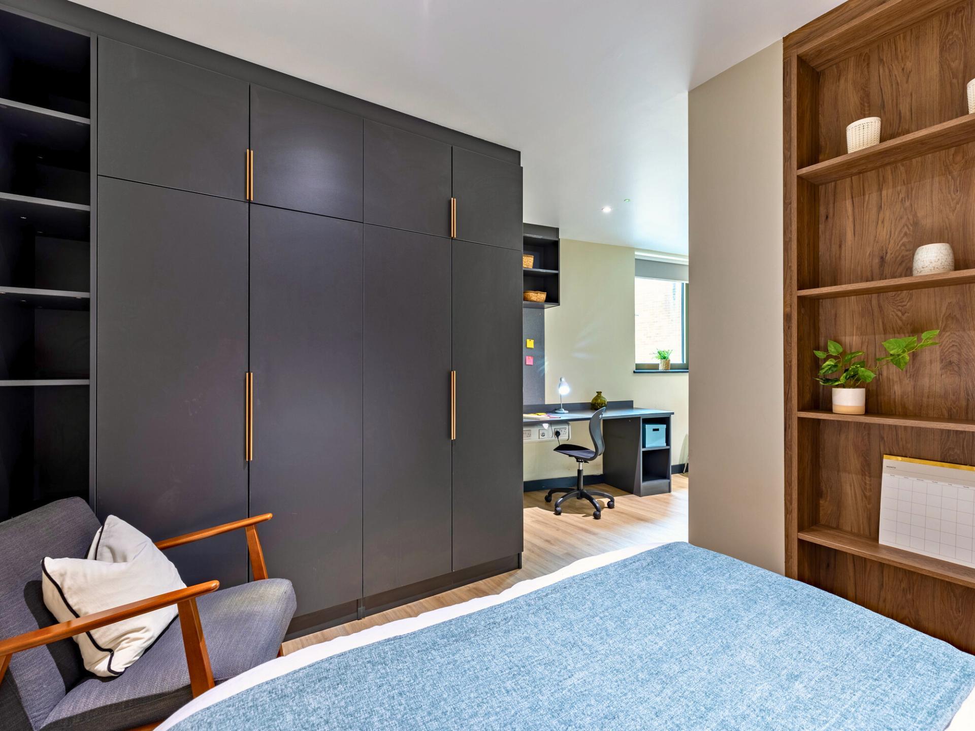  Superior Studio  -  Crown House  - Gallery -  4