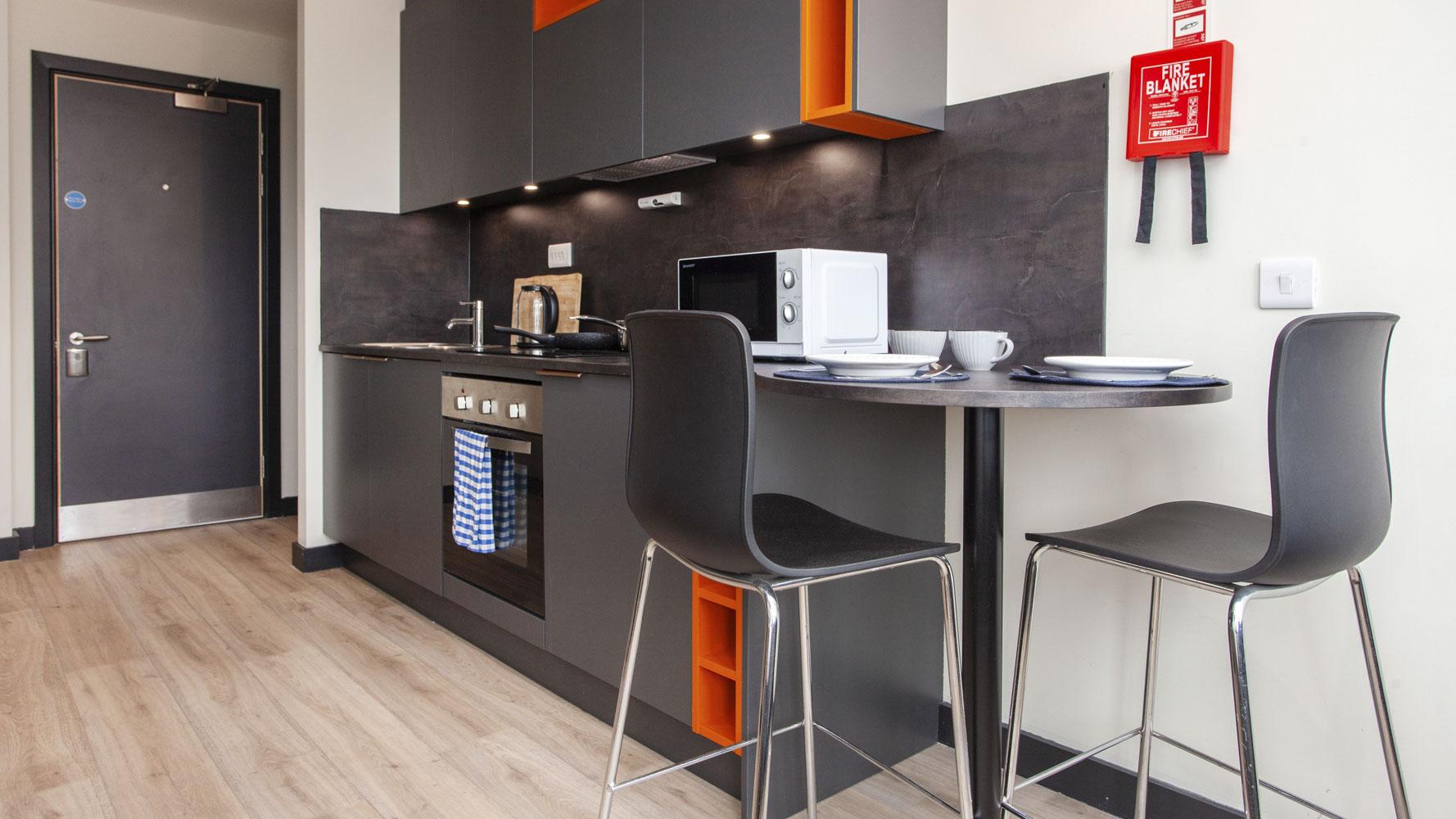  Premium Plus Studio  -  Crown House  - Gallery -  13
